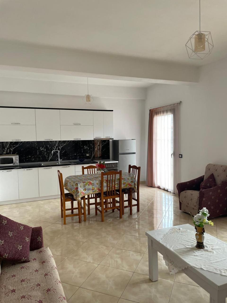 Casa Intera La Paghi Come Una Camera The Home With The Price Of A Room ดูร์เรส ภายนอก รูปภาพ